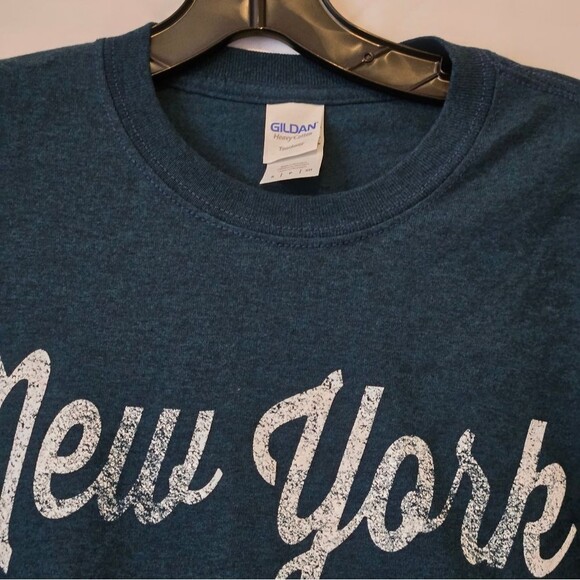 New York Script Yankees Short Sleeve T-Shirt by Gildan Heavy Cotton Size Small - Picture 4 of 10
